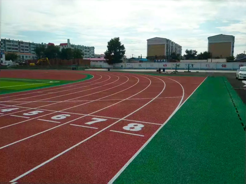 全塑型喷面跑道