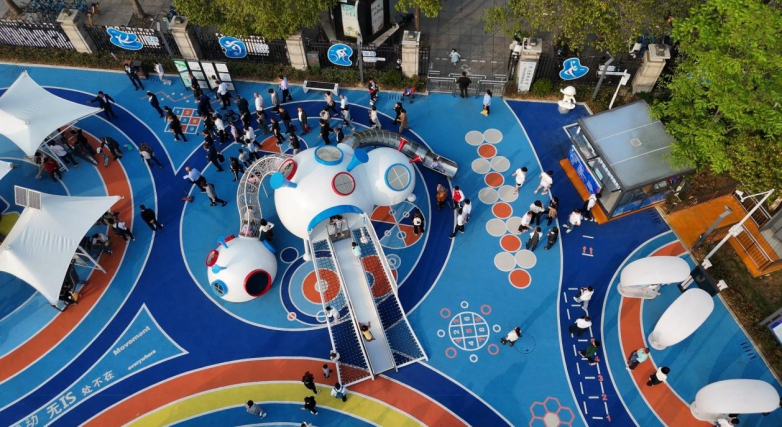 B·sport（中国体育）：湖北首个室外智慧健身房为何成了免费体育民生项目的人气王？(图2)