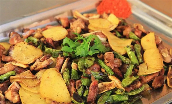 “都柳江杯”篮球赛带动三都住宿餐饮等消费达2000余万元(图2)