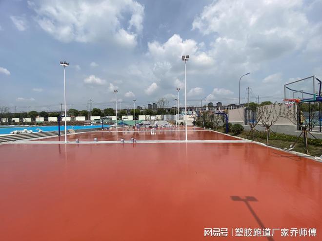 硅PU球场施工工艺详解乔师傅塑胶跑道十大品牌(图2)