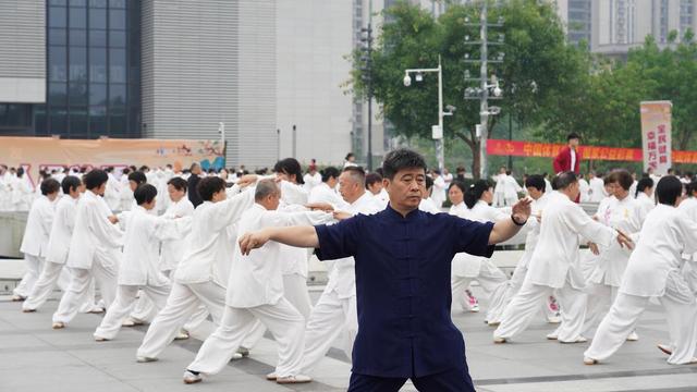 超三千人共舞太极！2024年全国老年人太极拳健身大联动主会场活动举行(图4)
