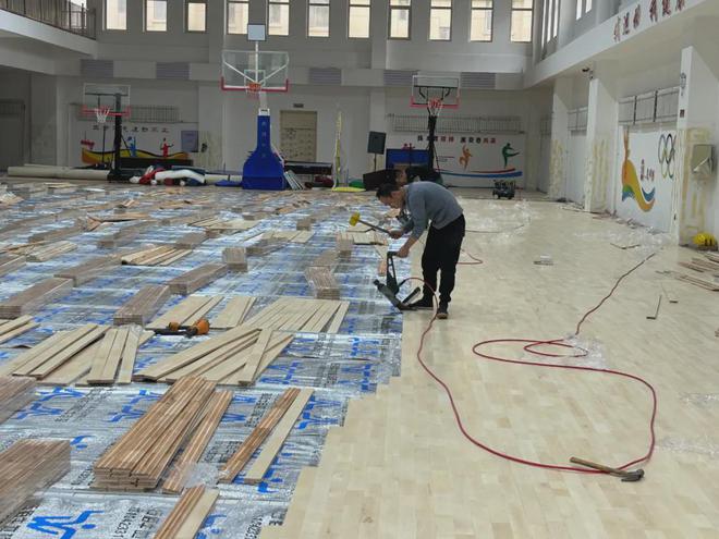 牙克石市全民健身提升工程加紧进行中全力打造优质运动健身环境(图2)