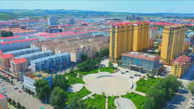 牙克石市全民健身提升工程加紧进行中全力打造优质运动健身环境(图1)