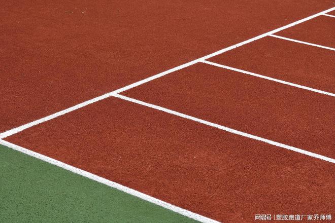 B·sport（中国体育）：塑胶跑道的标准厚度：揭秘跑道建设的核心要素(图1)