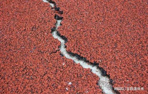 B体育：为什么塑胶跑道施工会脱层？(图2)