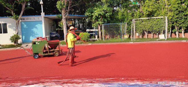 B·sport（中国体育）：为何塑胶跑道偏爱夏季施工？(图2)