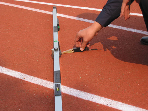 塑胶跑道铺设施工8个步骤教程(图4)