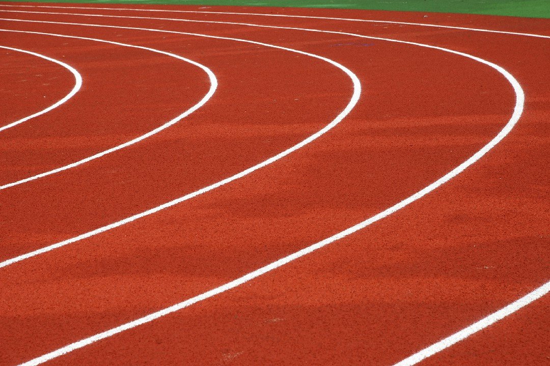 塑胶跑道铺设施工8个步骤教程(图2)