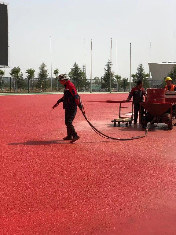 塑胶跑道铺设施工8个步骤教程(图1)