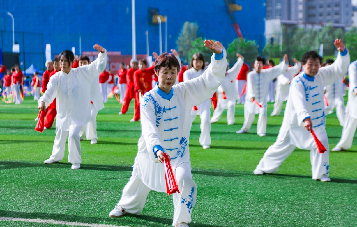 陆续走进全市13个村和社区银川市全民健身进社区志愿服务活动正式启动(图1)