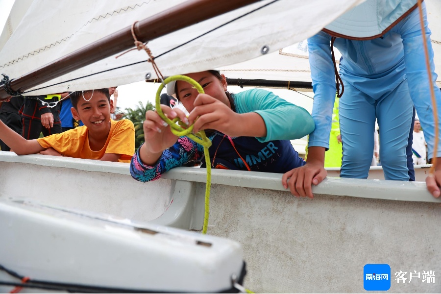 原创组图2024年三亚市全民健身帆船帆板公开赛开幕(图3)