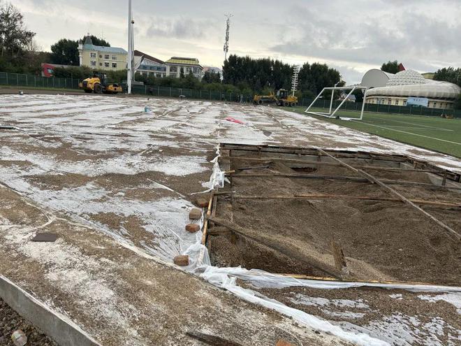 牙克石市紧锣密鼓推进体育场塑胶跑道及附属设施维修改造工程(图2)