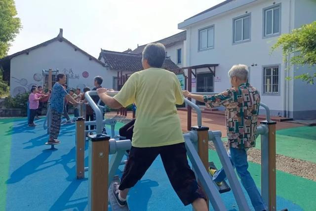 奉贤这个村里的体育健身设施迎来全面升级！(图4)