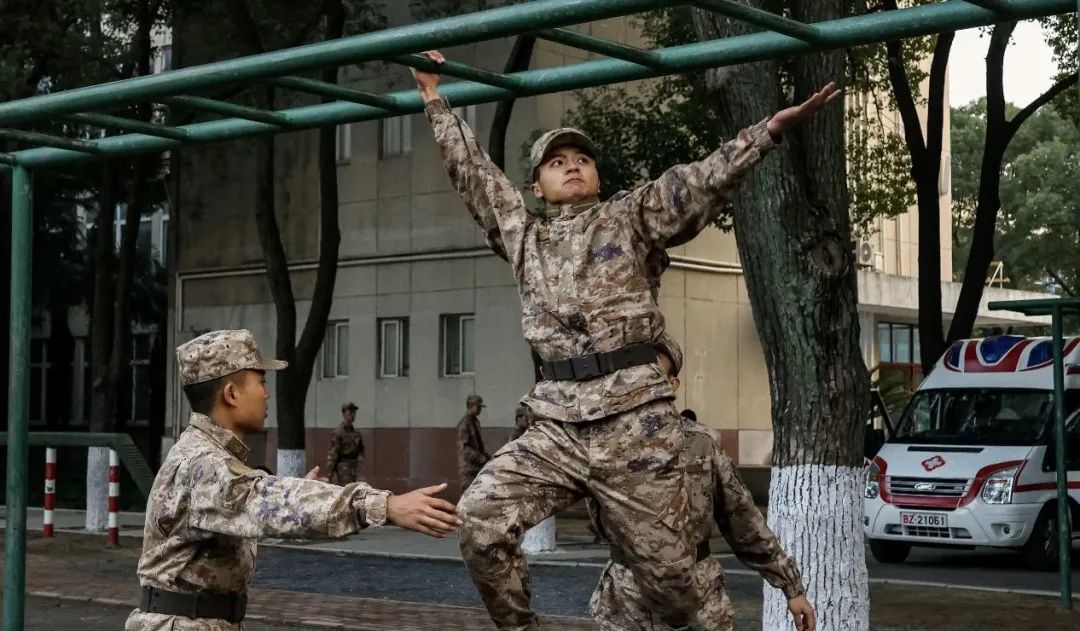 强体能砺斗志！这场年度体能考核很燃(图4)