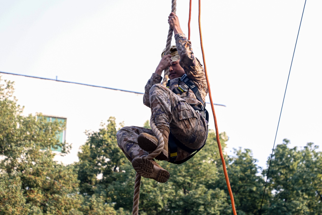 强体能砺斗志！这场年度体能考核很燃(图8)