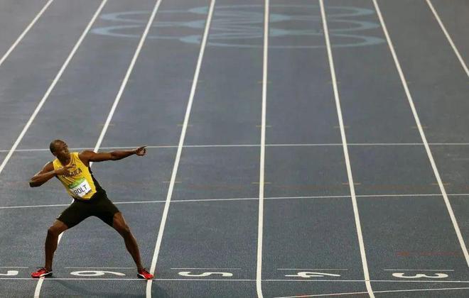 B·sport（中国体育）：跑道上的色彩之旅：从巴黎的紫到广州的红蓝(图6)