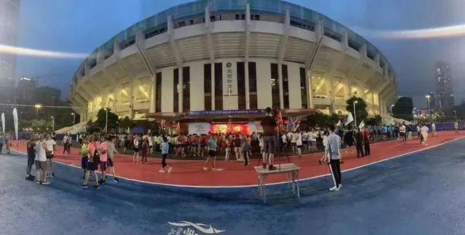 B·sport（中国体育）：跑道上的色彩之旅：从巴黎的紫到广州的红蓝(图14)