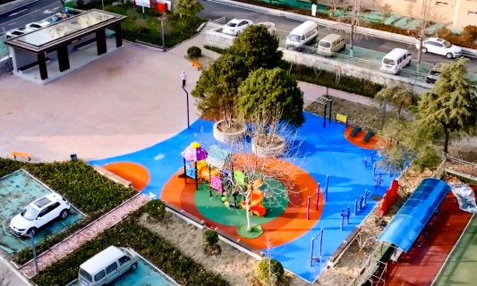 B·sport（中国体育）：青岛西海岸新区：老旧小区健身器材焕新升级助力健康生活“动起来”(图1)