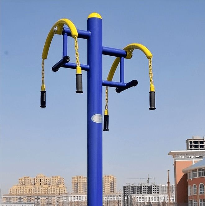 B体育：千万别小看了小区公园里的那些健身设施真能缓解腰腿疼痛！(图4)