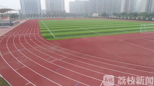 B·sport（中国体育）：江苏第一条新国标塑胶跑道竣工验收荔枝特报(图5)