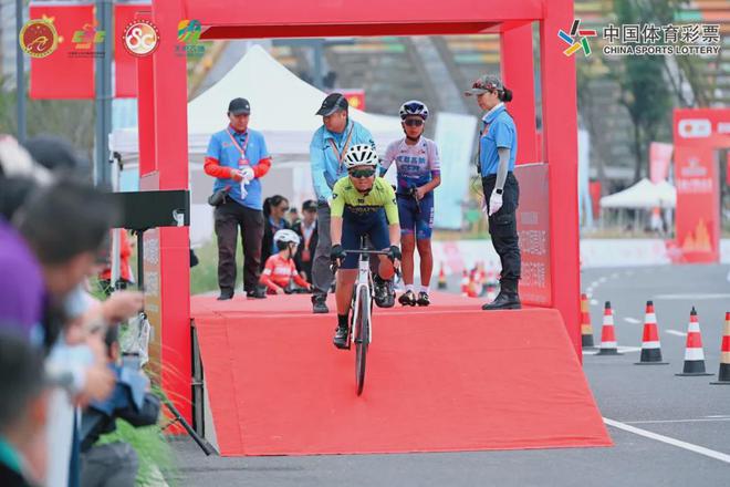 2024年中国青少年公路自行车联赛（成都站）圆满完赛(图2)