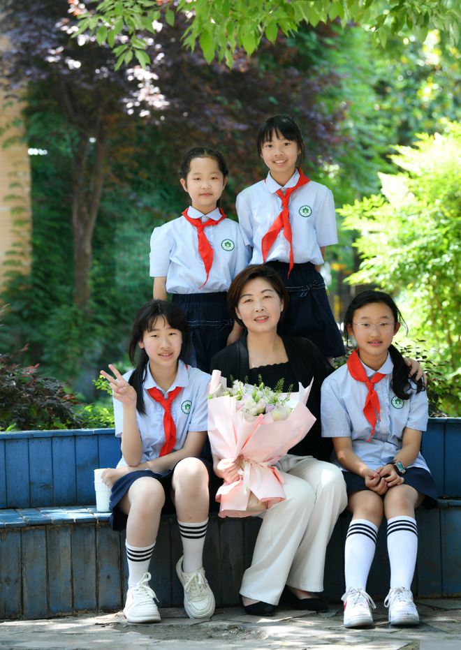 1年、10年、20340年不同教龄教师代表共同承诺：请相信西湖教育人一定会把西湖教育办好！(图9)