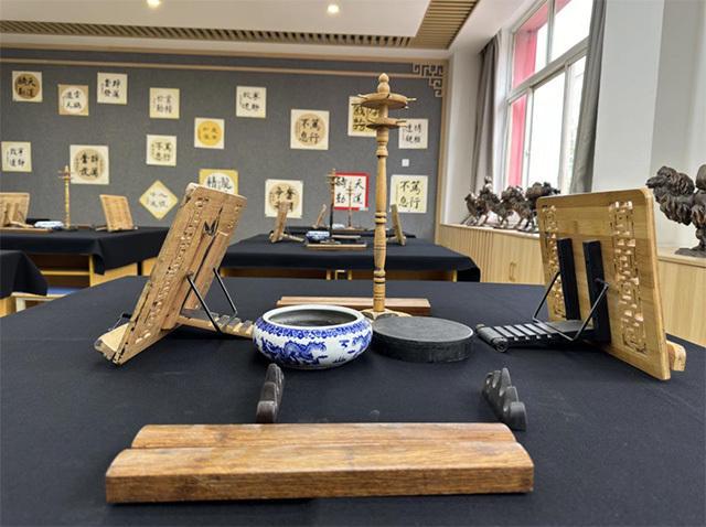 B体育：乌海市海勃湾中小学“颜值”“装备”上新(图2)