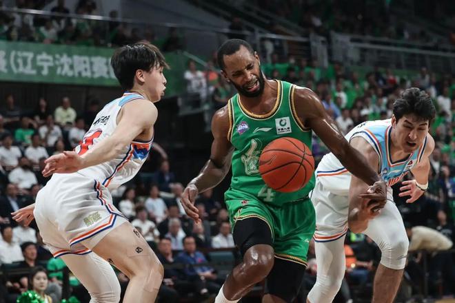 夺冠拼图再现杨鸣新绝杀现辽宁四连冠稳(图2)