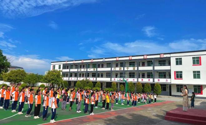 B·sport（中国体育）：揭阳榕城一小学存在塑胶跑道退化等问题！后续来了！(图4)