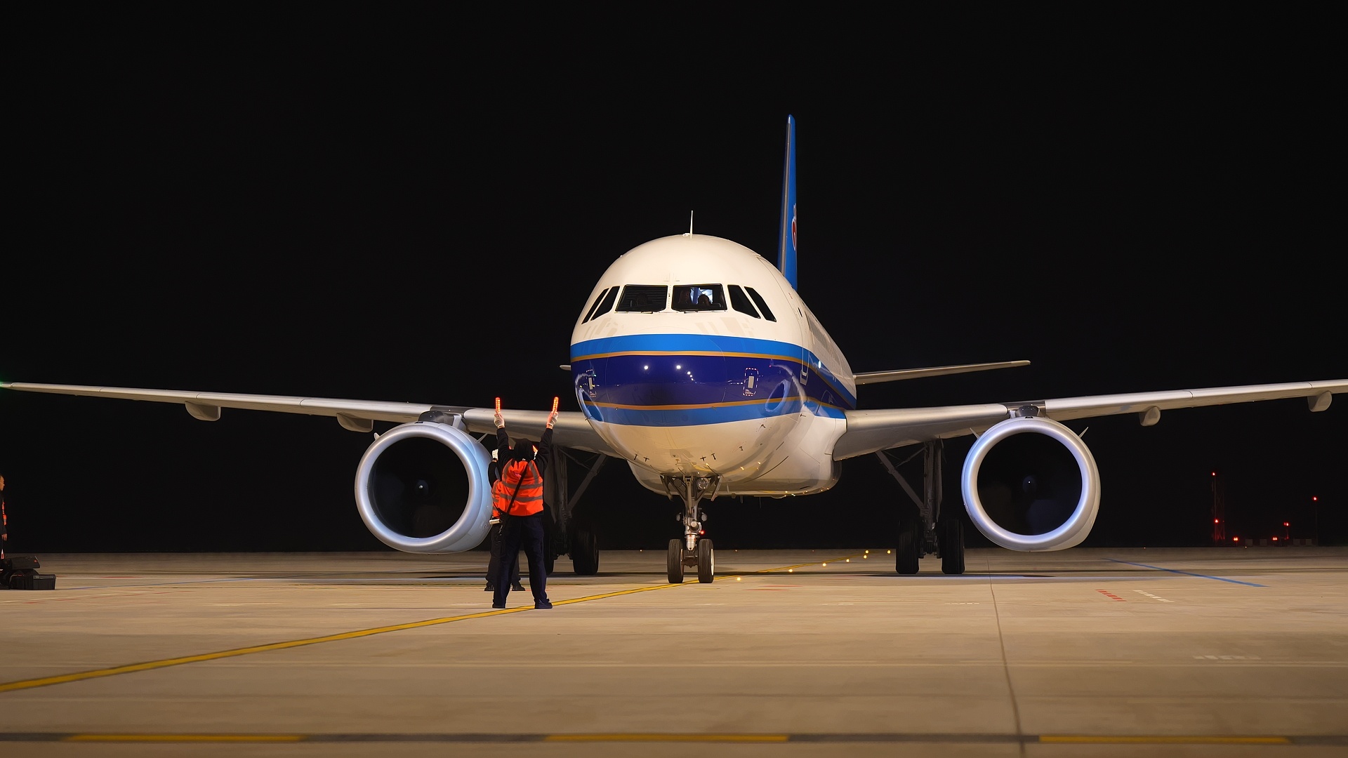 哈尔滨机场新建东二跑道“真机”验证试飞成功(图2)