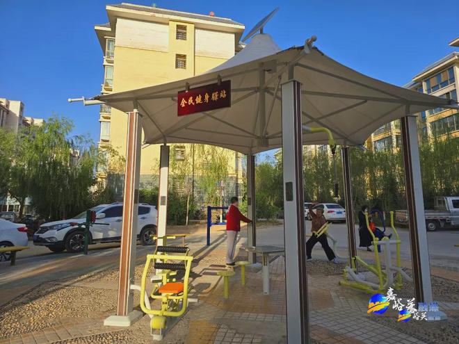 B·sport（中国体育）：嘉峪关街头出现新神器！很智能、长这样……(图2)