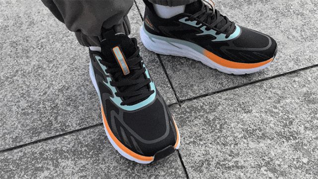 B体育：跑鞋这种东西100元和1000元差别有多大？(图16)