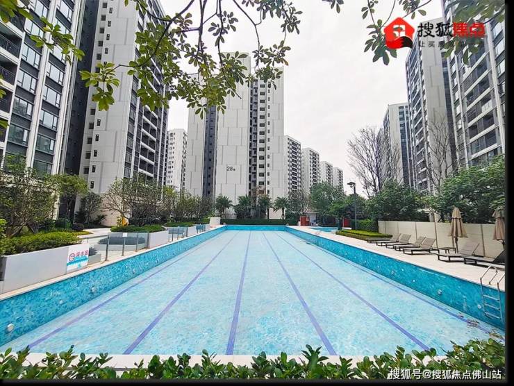 名校落空后!罗村准现楼被爆小区架空层建共享厨房、垃圾成堆？(图9)