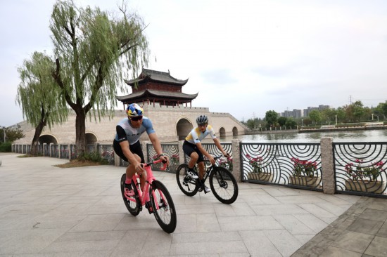 B·sport（中国体育）：大咖騎行打卡精華賽段首屆環上海·新城自行車賽呈現絕美景觀體育(图5)