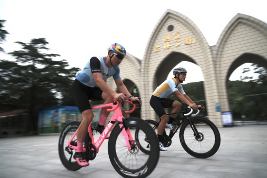 B·sport（中国体育）：大咖騎行打卡精華賽段首屆環上海·新城自行車賽呈現絕美景觀體育(图7)
