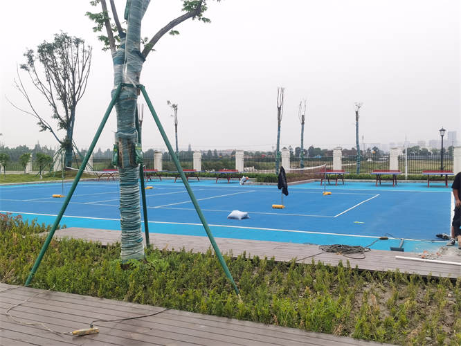 B体育：成都塑胶跑道是由哪些材料组成的？(图1)