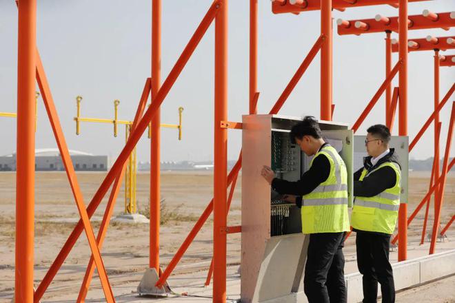 为跑道架起导航“灯塔”(图3)