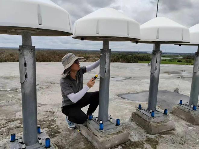 为跑道架起导航“灯塔”(图5)