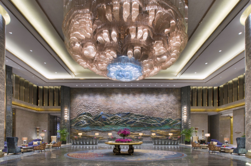 B·sport（中国体育）：昆明富力万达文华酒店荣膺美团2024“卓越服务酒店奖”以东方至臻礼遇重塑奢华旅居标杆(图2)