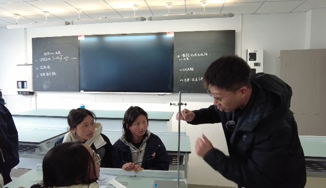 山海情│布拖来了位潘校长(图2)