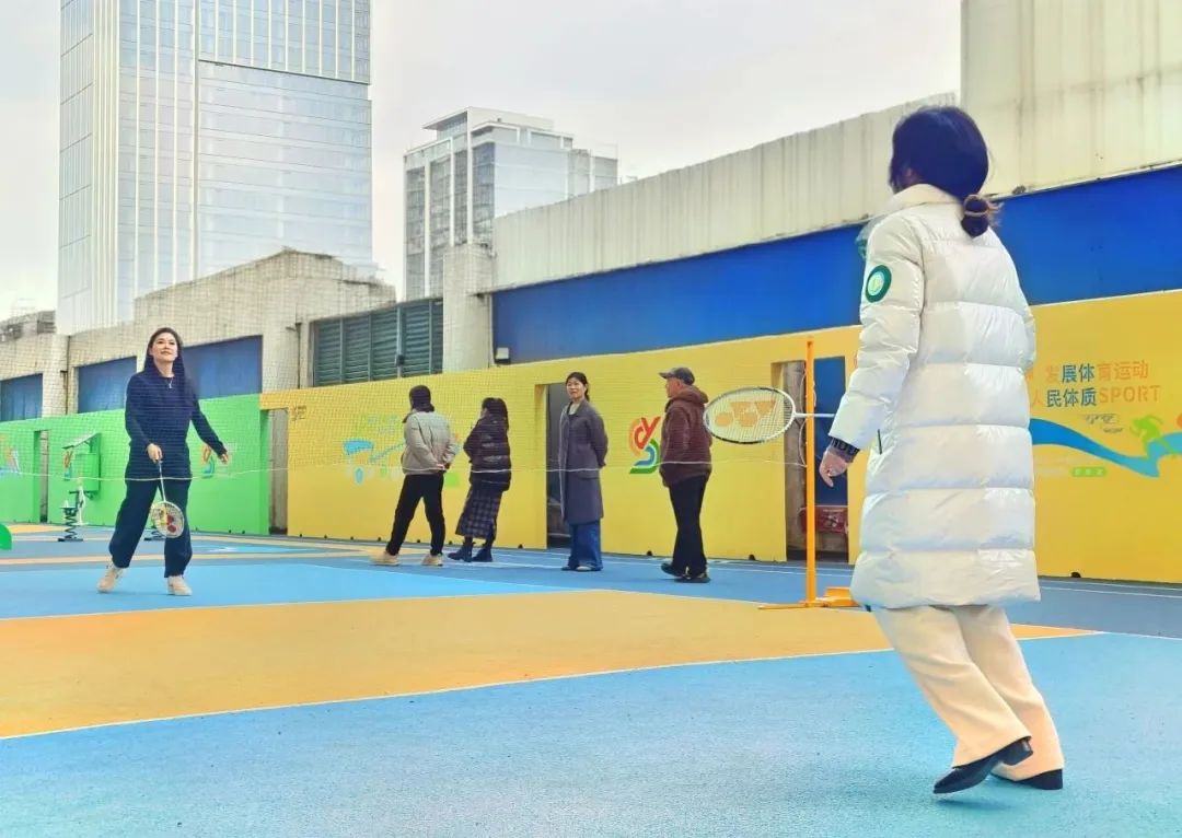 B体育：我们的家园丨640平方米体育空间！宁波这个社区闲置空地大变身(图3)