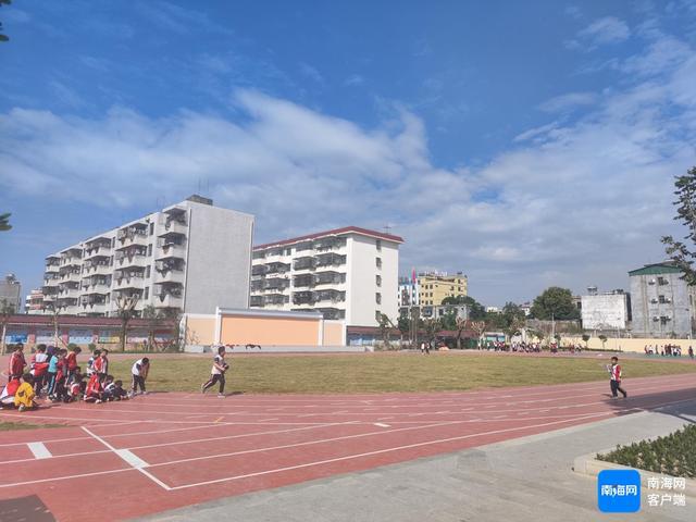 B体育：昌江持续推进中小学教学楼项目建设为教育发展添砖加瓦(图3)