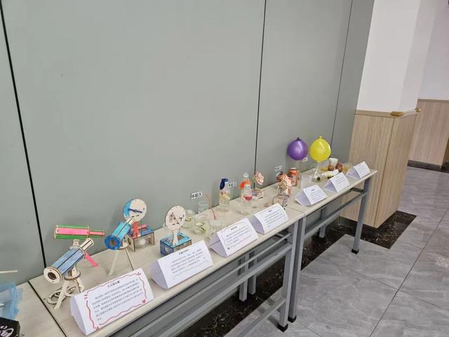 B体育：沣东九小开展2025年庆元旦社团作品展示活动(图6)