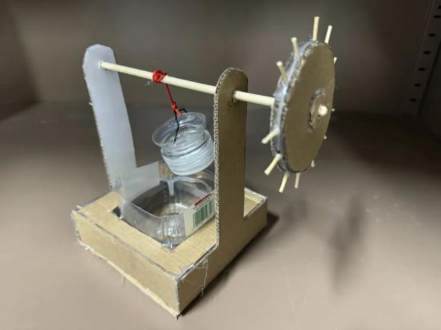 B体育：沣东九小开展2025年庆元旦社团作品展示活动(图8)