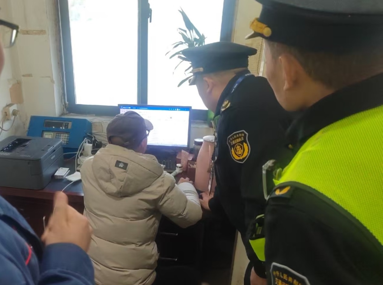 杨小店超限超载检测站积极行动全面备战春运(图1)