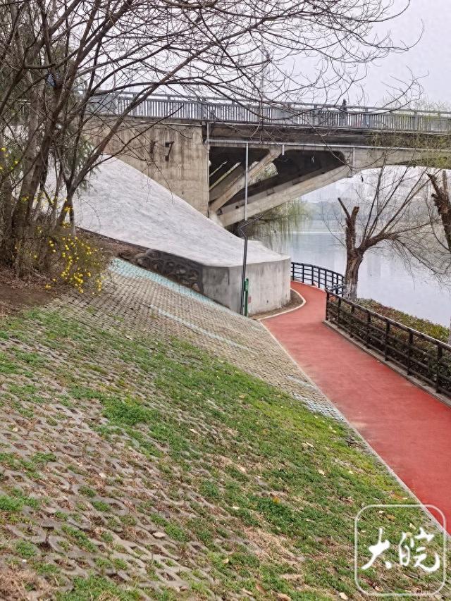 连续报道六安云露桥西头桥台锥坡维修结束(图1)