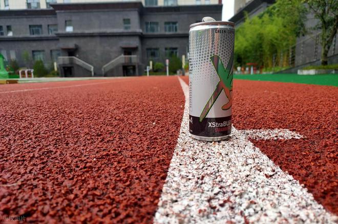 塑胶跑道大揭秘：种类、区别与优点全知道(图1)