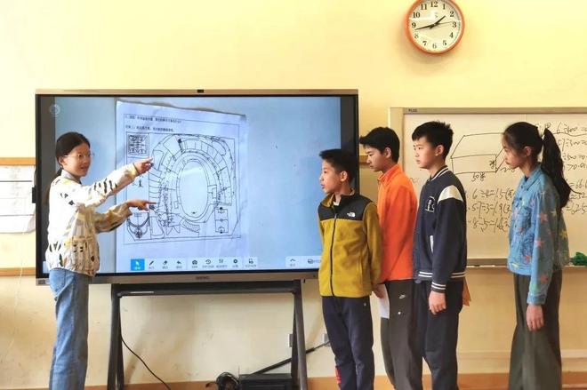 B体育：设计师平均年龄只有11岁！这所学校的新运动场大有来头(图5)