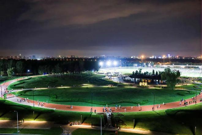 “城中村”蝶变“能量之森”！海淀这个万人运动场让城市活力跃迁(图7)