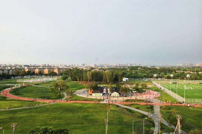 “城中村”蝶变“能量之森”！海淀这个万人运动场让城市活力跃迁(图10)